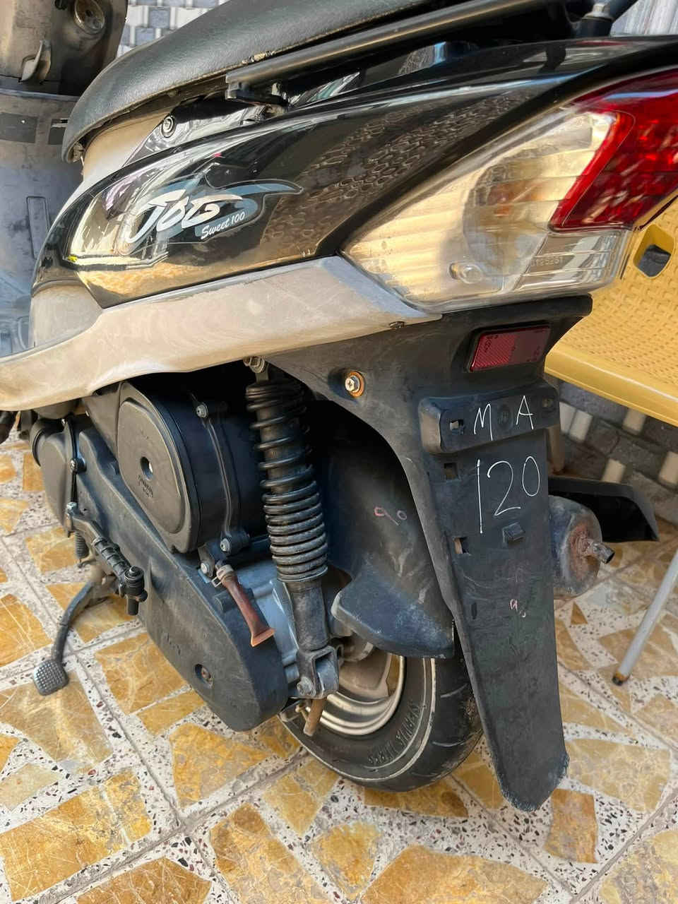 سلام عليكم دراجه ماكس منغولي للبيع بلاديه الدراجه وشرط الفحص كفر اصلي دراجه ناعمه وشلعه ومعدل كلش قويات  صارلهه شهرين ووعشر ايام من طلعت من الحاويه السعر 750 وبيهه مجال بصيط رقمي ***********
