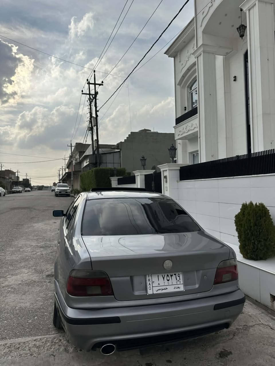 سه قر بوفروشتن موديل 2000.مه كينه 528 چار جام كاره باي سه ياره كه به خكراوه ته وه بوجواني گير توماتيك گير s.گيرومه كينه به شه رت ژم ***********
