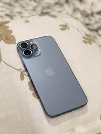 آيفون ١٣ برو ماكس • مبدل فقط • شاشة ممتازة