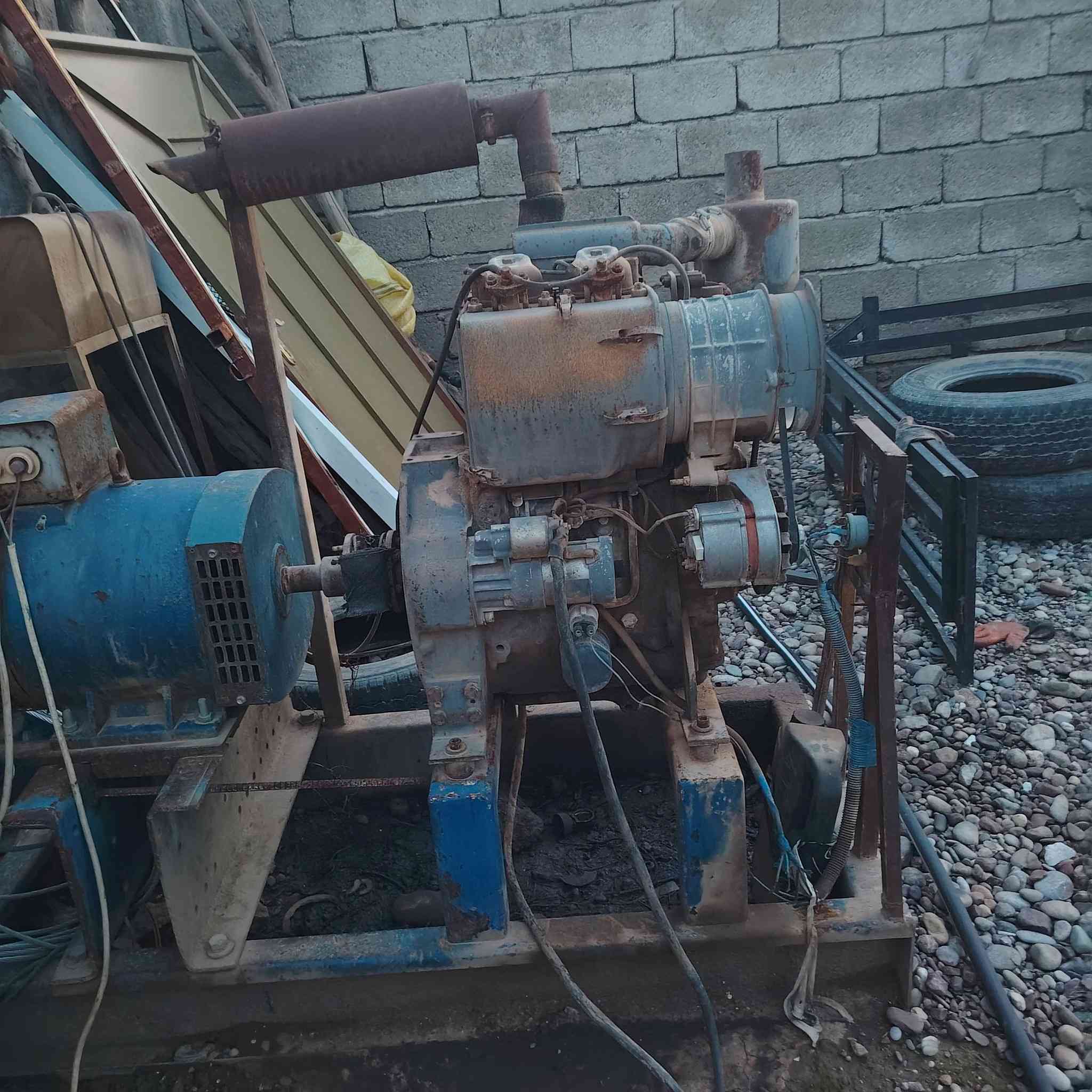 السلام عليكم
للبيع مولده دويز الماني 2 بستم راس توليد 10kw سنكل فيز

الإتصال على الرقم
***********
