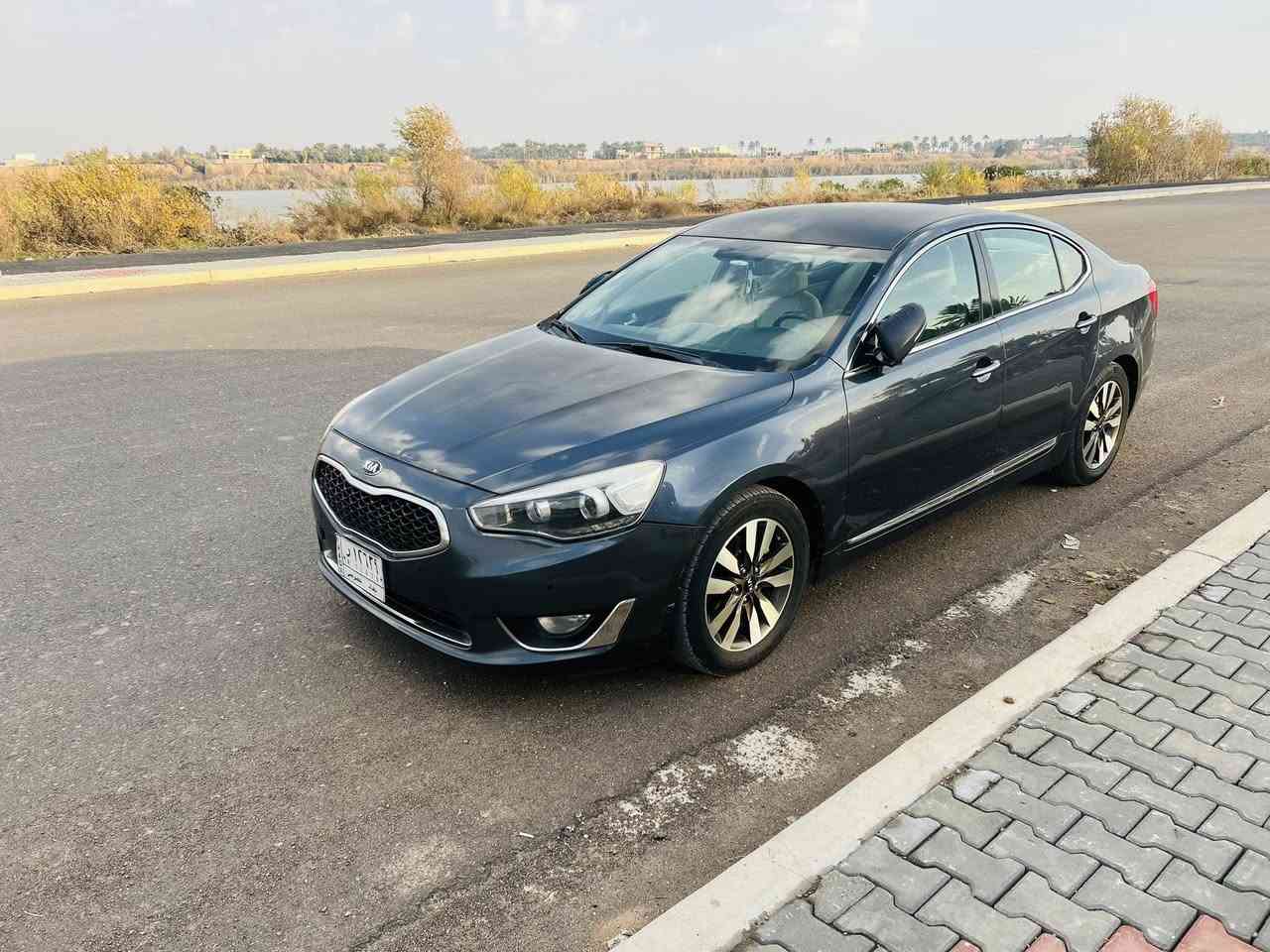 السلام عليكم 
للبيع كيا كادينزا موديل ٢٠١٥،
السعر ١٢٧ ورقة$
وارد خليجي
المواصفات ✅
تشغيل بصمة مع بصمة الابواب 
نظام ترحيب
كاميرا وحساسات خلفية
بردة خلفية متحركة 
كشنات كهرباء جلد لون بيجي
تحكم كامل بالستيرن 
مري شفط مع الاشاير 
وباقي مواصفات الكادينزا المعروفة
السيارة مكفولة كير ومحرك 
 مكفولة من ناحية الضرر والصبغ
ماعدا دعامية بدلتها واكو بيها چلح خفيف 
  رقم بغداد مشروع وطني 
مكاني صلاح الدين-الضلوعية، السيارة ماشية ١٨٢
اتصال 📞 ***********.
