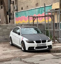 للبيع  Bmw e90 🇩🇪🔥 موديل : 2008 محدثه 2011  مكينه : n52 3000 كلش حلوه ...