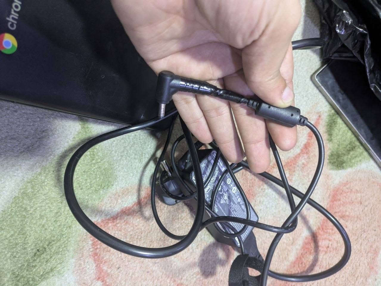 لابتوب لاينوفو نضام وندوز قطعة كلش نظيفة و حلوة مع شاحنة الأصلية شغالة بس متيبة من فوك بس هيا شغالة اليفيدة يدفعلنا بي سعر وياخده


**إذا كنت صاحب هذا الإعلان وتريد حذفه لأي سبب، رجاءا أرسل رسالة إلى الدعم الفني**