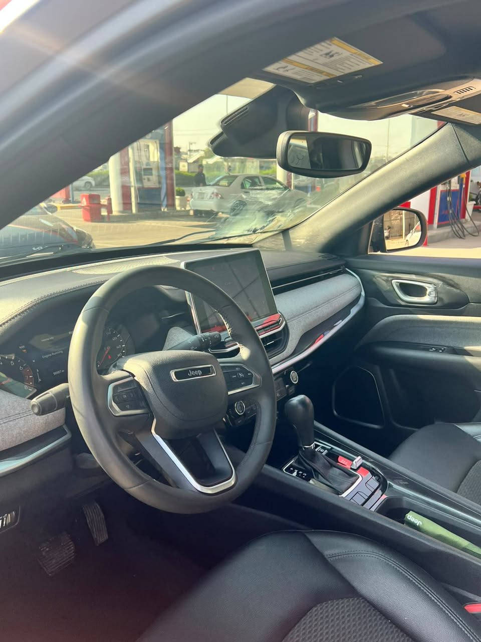 Jeep Compass 2024
لون سلفر 
ماشيه 50 الف ميل
سعر 162 ورقه بدون رقم
حادث سيارة/ ربع بوند فقط صبغ  دواخل مكفوله بدون لغد وبدون شاصي
ايرباك طاك ومرجع سستم شركه 

رقم شاصي   3c4njdbn7rt605622

مواصفات latitude 

بصمه + شغال عن بعد
كشنات جلد 
فور ويل 4×4
تحكمات فول 
تحديد مسار+ قيادة ذاتيه
رادار امامي و جوانب
شاشه ايباد كبير
بريك بصمه 
3 انظمه للقيادة SAND MUD / SNOW /  AUTO
راديترات و ردار و حجر بيئه بلادي شركه 
رقم كاتي تترقم محافظات الاقليم/ اربيل/دهوك/ سليمانيه حلبجه 
مده الترقيم 90 يوم من تاريخ الشراء 
تكلفه الرقم 2360000 دينار كامل مع فحص و هزه مع تبديل جام خلفي اسود
بيع فقط بدون مراوس 
سيارة في اربيل شركه نور البصرة موجوده 
***********
*********** أربيل, العراق
