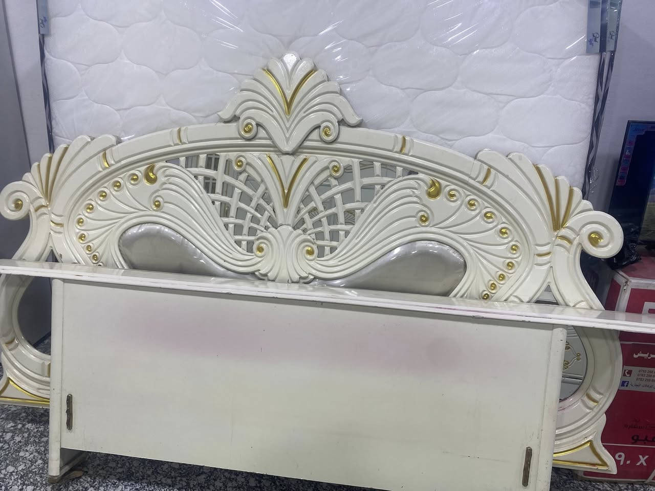 غرفه احطاطه نضيفه بدون ميز تواليت للبيع الاستفسار ع رقم ***********
