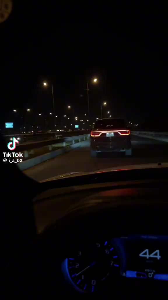 طلب خاص من بغداد الى اربيل 4 سيارات مستمرين يوميآ) لنقل المسافرين ولبريد📬السريع لاستفسار ***********
