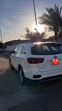 سورنتو 2019 خليجي  فول مواصفات ما عدا الفتحة  رقم بغداد تحويل ثاني يوم...