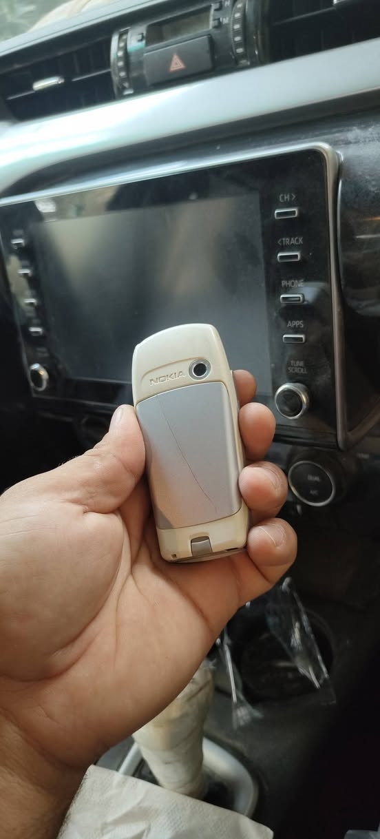 موبايل نوكيا 6820 نادر 
جهاز نظافه ممتازه الشراي يتصل 
***********
***********
يوجد توصيل لجميع لمحافظات العراق
