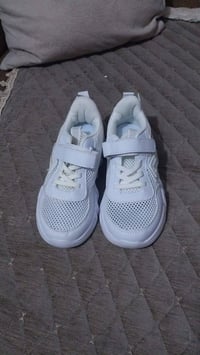 تخفيضات • احذية • توصيل مجاني