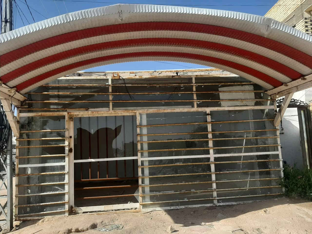 للبيع جام خانه ٦ عرض ٣ ارتفاع او اكثر 
وعماريه كيسبان 
بحي النداء 
للتواصل 
***********
