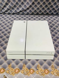 جهاز بلي 4 فات مهكر نضام 12:50 ذاكرة 500 وياة خمس يدات  وقرصين تهكير و...