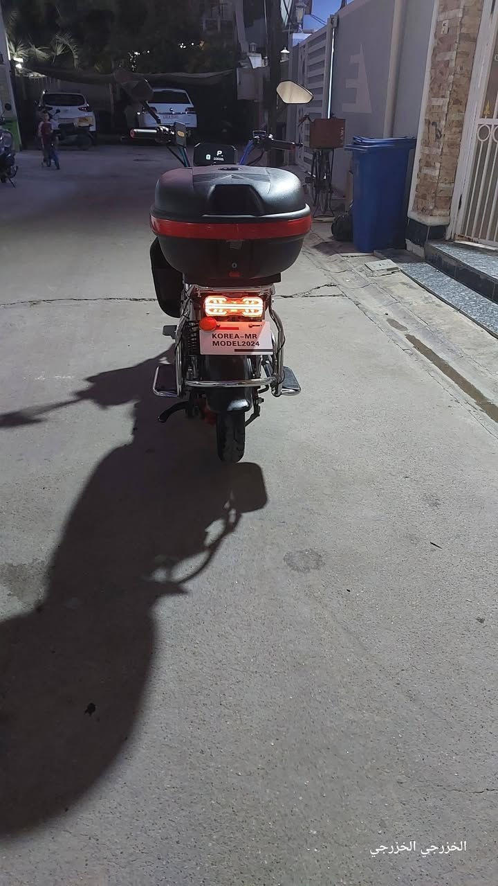 السلام عليكم/ دراجه شحن نوع هارلي موديل 2025 بطاريات عدد سته بصمتين و سعره 700000 الف دينار و بي مجال الاتصال على الرقم /***********/ العنوان / بعقوبة قرب مدرسة الوثبة
