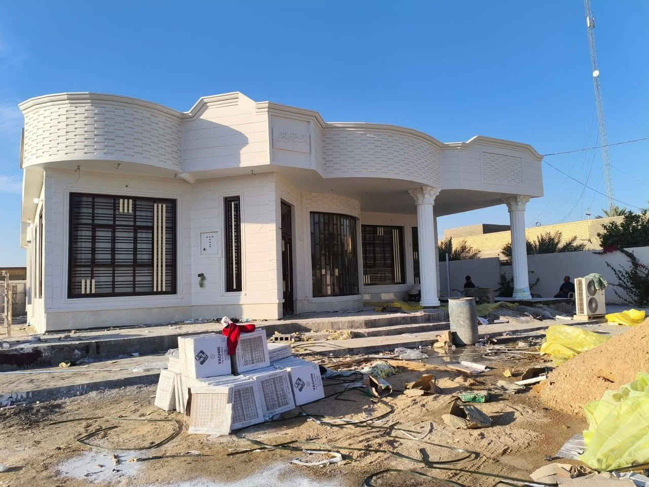 السلام عليكم 
(صباغ) متفرغ حاليا نشتغل كافه  نشتغل صبغ واجهيات والداخل وكذالك السطح.  بنواعه )  والماستك( والتابكوو) (ناشنل رافكوت غيرها ) كامل تسليم  اسعار مناسبه وشغل نظيف وصور عملنه موجوده والرزق لجميع
*********** اتصال وكذالك واتساب
