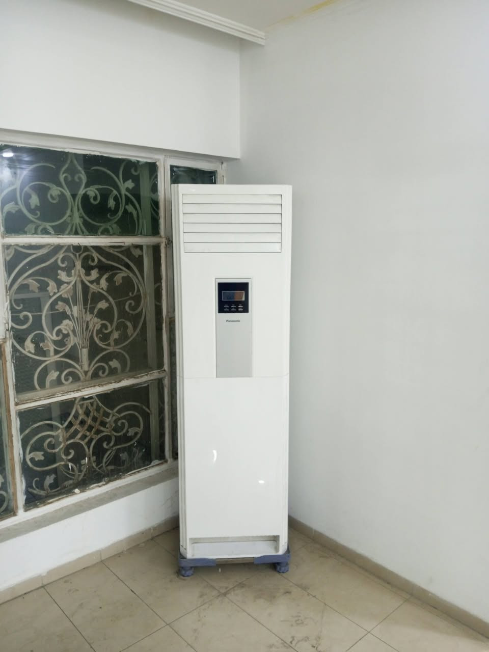 الورشه الهندسيه 
الورشه الهندسيه باداره مهندس علي صيانه موقعيه نصب وصيانة السبالت الكنتوري والجداري وتصحيح كود الخطأ وشحن غاز ضمان عام كامل
***********
***********
