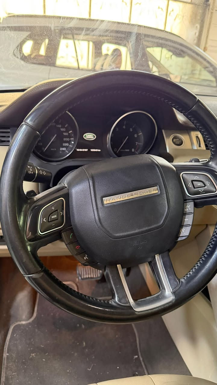 رانج روفر ايفوك 2015  خليجيه بحاله الوكاله 
عداد المسافه 103 الف 
السعر 15.500$ للاستفسار الاتصال ***********
