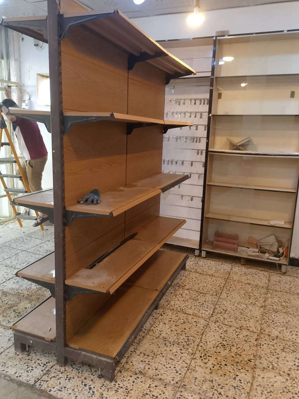 رف وسطي حديد ثقيل للبيع السعر 150 الف
للتواصل الاتصال ع الرقم ***********
