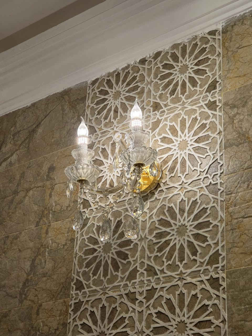 ثريات العدد ٢ مع البرانكيت العدد ٤ نضيفات كلش مكاني البصره السعر ٣٥٠ الف  ***********
