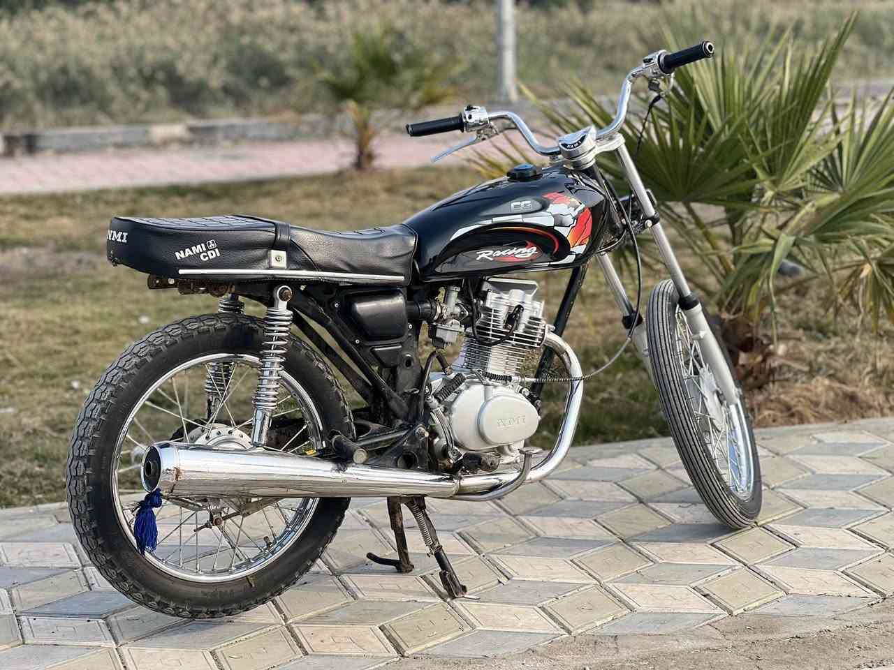 البيع سعر هله الذ رقم***********شوفت عينك دراجه ماناقصه شي ولمكينه مفتوحه مدله ولفات ولموشراي لا يخابر
