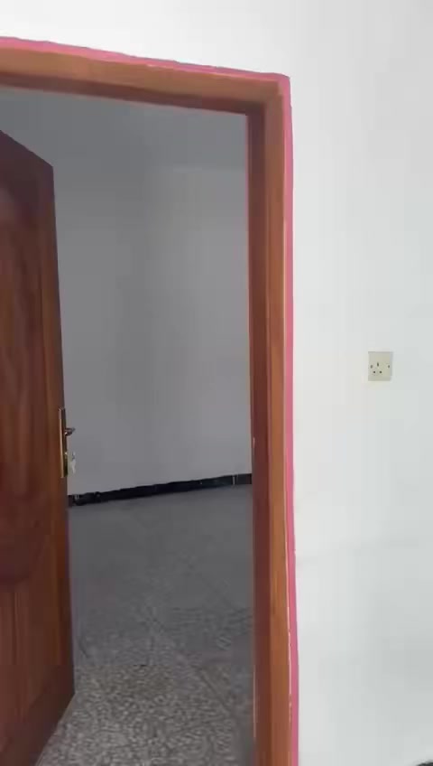 شقة للإيجار في الاورفلي  مقابيل جامع الهدى  تصال فقط شاهد الفيديو  تفاصيل 
***********
