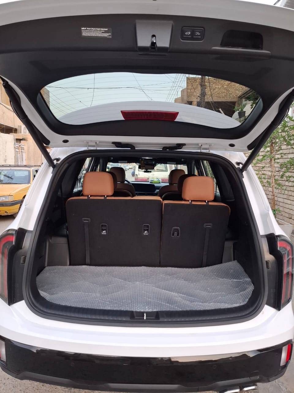 KIA TELLURIDE 🦍🩶
كيا تيلورايد موديل 2024 وارد امريكي 

لون ابيض رقم بغداد ماشية 7الاف زيروو 

مـواصـفاتها EX X LINE:

📍6سلندر 3800

📍بانوراما

📍بصمة

📍تشغيل عن بعد

📍كشنات كهرباء

📍 كشنات تدفئة تبريد

📍تحديد مسار

📍تحكمات ستيرن

📍نضام ابل كاربلاي

📍اندوريد اوتو

📍كشنات جلد 

📍كشنات vip

📍عدسات زينون

📍شاشة متصلة

📍مانع تصادم امامي/خلفي/جانبي

📍اوتو هولد

📍اوتو ستوب

📍اشاير بل مري

📍لايتات امامي خلفي LED

📍فورويل 

📍4وضعيات قيادة SPORT/ECO/COMFORT/SMART

📍مري شفط

📍جنطة كهرباء

📍شاحن وايرليس 

السعر350 وبيها مجال 

***********

مكان بغداد البلديات
