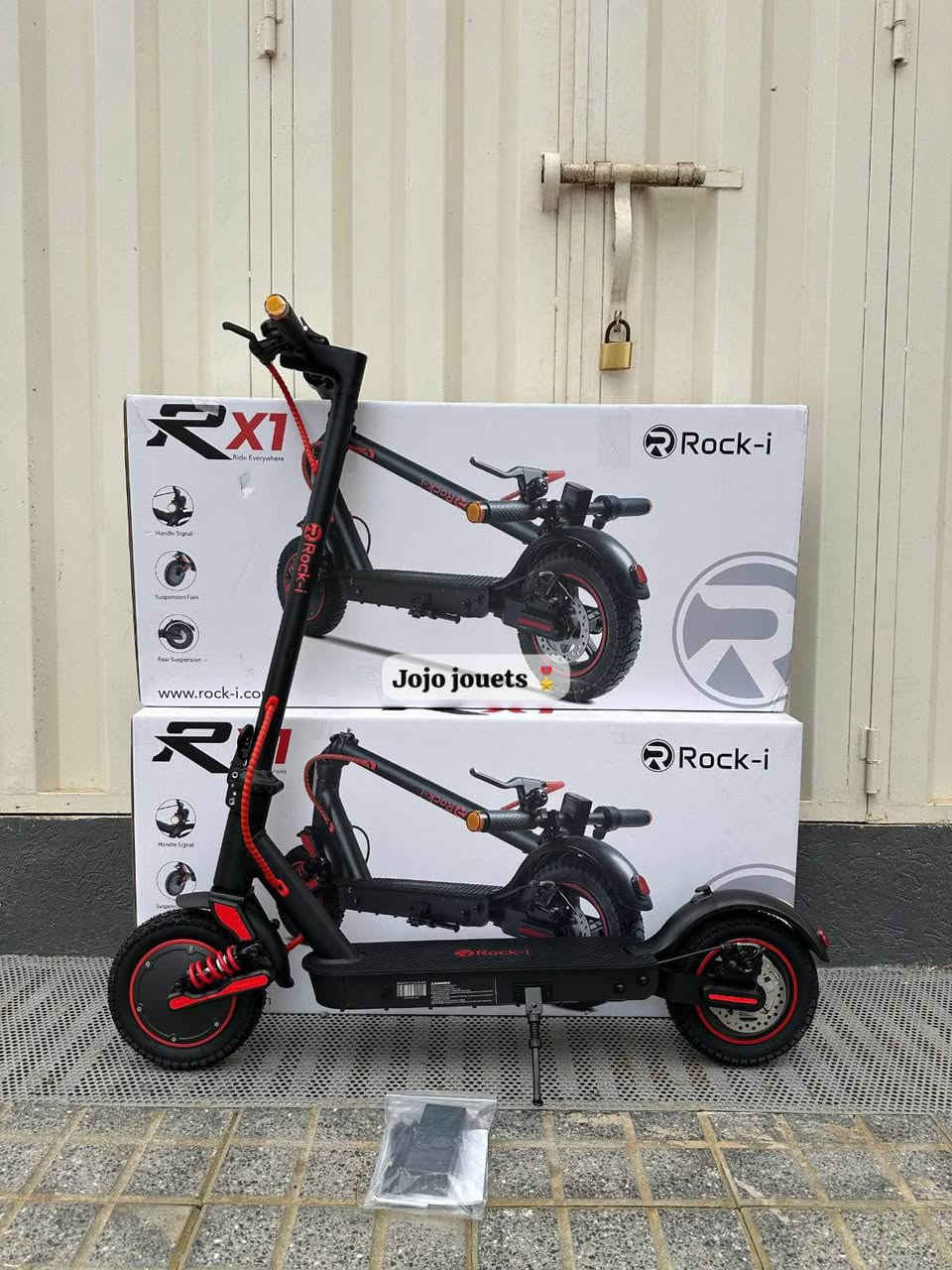 Trottinette Électrique ROCK-I RX1 ⚡️

✔️Batterie lithium 36V10.4Ah.
✔️Moteur Arrière Puissant 700W Max. 
✔️Autonomie *30KM*Max. 
✔️Vitesse maximale : 38 km/h Max. 
✔️Double Amortisseur Avant et Arrière. 
✔️Accélérateur a la main. 
✔️3 Mode de vitesses. 
✔️Démarrage avec bouton. 
✔️Frein Disque arrière. 
✔️Frein Avant électrique. 
✔️Roues Pneu Gonflable 10 Pouces.  
✔️Clignotant Gauche et Droite 
✔️Lumiere LED avant et arrière. 
✔️Étanchéité IPX5. 
✔️Trottinette Pliable. 
✔️Écran LCD. 
✔️Klaxon. 
✔️Tranche d'âge : Adulte 
✔️Poids : 15Kgs
✔️ Capacité de charge : 120 Kgs.

‎📦🚚التوصيل مجاني لجميع المدن مع الدفع عند الإستلام. 

GARANTIE 3 MOIS✅
‎الضمان 3 أشهر ✅ الدار البيضاء, المغرب


**إذا كنت صاحب هذا الإعلان وتريد حذفه لأي سبب، رجاءا أرسل رسالة إلى الدعم الفني**