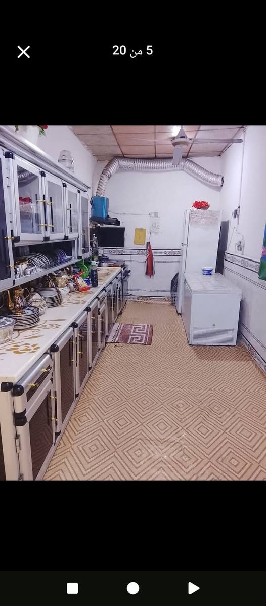 بيت البيع معامله صدامي بي قصاصات مال ماي والكهرباء مساحه 150 طابقين طابق الأول يحتوي ع كراج وغرفه استقبال ومطبخ وصاله وثنين غرف نوم وحمام داخلي وحمام  وخارجي طابق ثاني يحتوي ع ٣ غرف نوم وثنين صالات و مطبخ وصحيات عدد  اثنين 
..عنوان حيانيه شارع سيد ع مستطيل اول فرع مقابل لحسنيه  البتول
..رقم هاتف1899 526 0780 
........السعر 105وبي مجال


**إذا كنت صاحب هذا الإعلان وتريد حذفه لأي سبب، رجاءا أرسل رسالة إلى الدعم الفني**