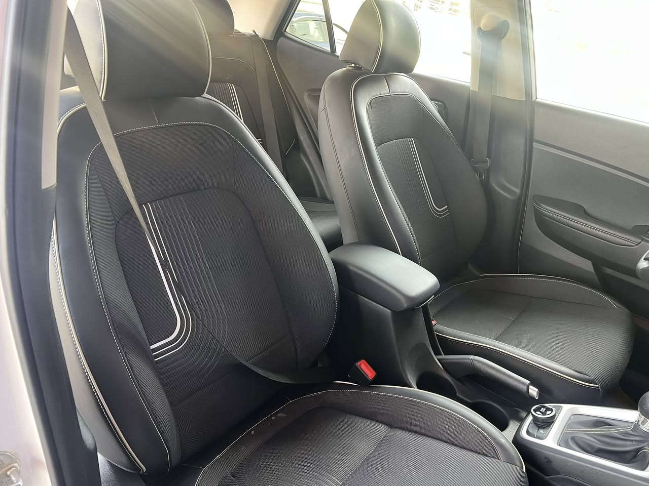 فينو للبيع دخول جديد لون ابيض تو كلر بلادي حادثها مياه امطار بدون صبغ او ضربه بدون ارقام للبيع ب١٢٥٠٠ $ ورقم ب١٥ اصير عليك ١٤٠ ورقه تعال شوف واقتنع مكانها مجمع بوابه الكاضميه في منطقه الصابيات للعلم ممشه السياره ١٠٥٠٠ كم بعد دهن الكير ودهن الشركه بيها للاستفسار ***********
