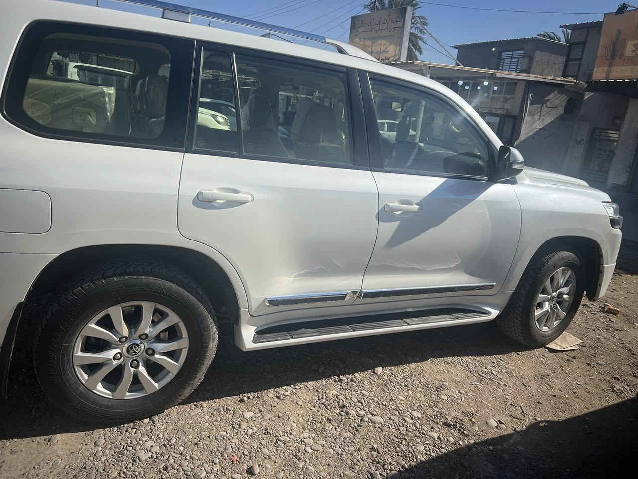 لاندكروز للبيع موديل ٢٠١٦ بريم لون ابيض ٦ سلندر محرك ٤٠٠٠ رقم بغداد إنكليزي باسمي السونار موجود بالصور فووول مواصفات البريم معروفة امانه السياره كلش حلوه وجديده بيع او مراوس حسب القناعة بلاندكروز حصرا ٢١ و٢٢ اسود او ابيض ونتفق عل الفرق السعر الاتصال عل الرقم *********** و ***********
