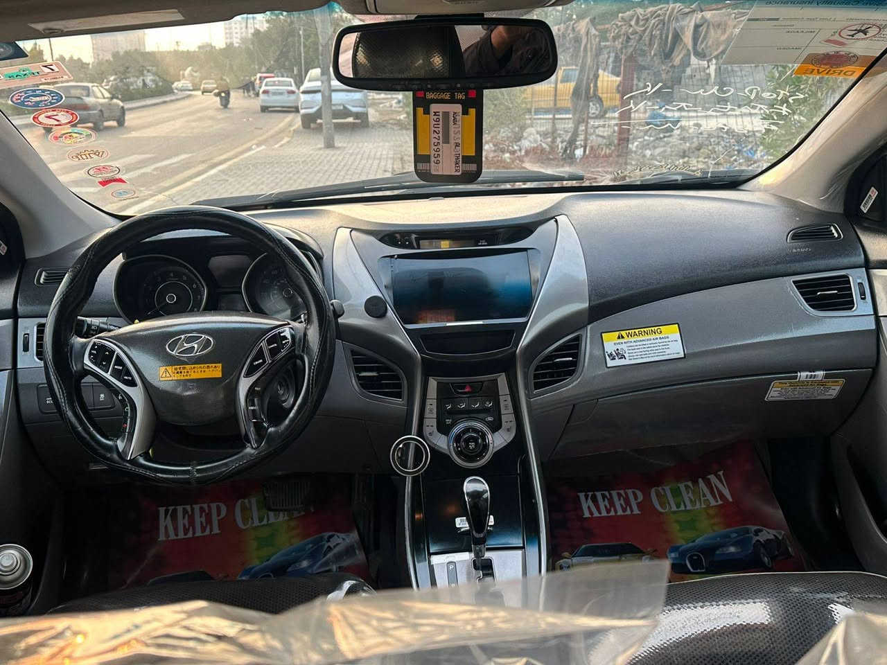 سلام عليكم النترة لبيع سيارة موديل 2013صبغة اولى مكينة 1800دوش السيارة فول عدة البصمة ليبل واحد حادثها وجة الدعامية الخلفية مضومة زنون السعر 105وبيها مجال مكان السيارة البياع الاتصال ***********
