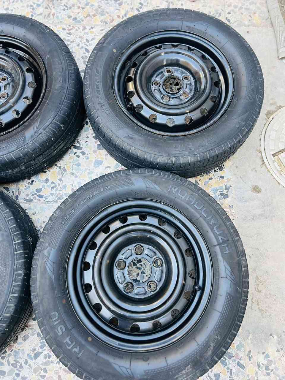 السلام عليكم  تخم تاير  للبيع حجم 15      تخم نضيف السعر 250مكان بغداد الاتصال ***********
