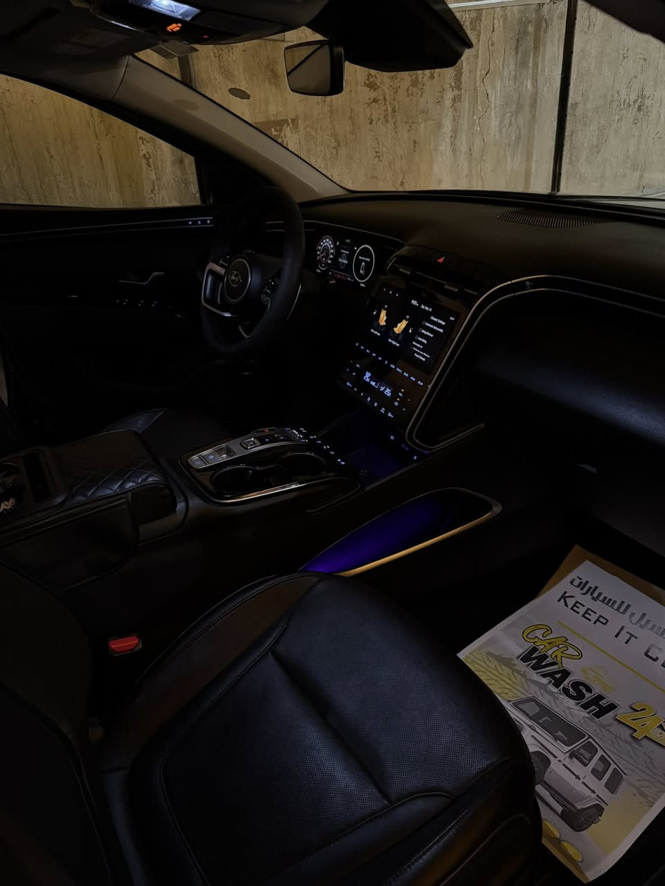 توسان امريكي  2023 ضربة خفيفة جدا وماشية قليل للبيع
السيارة بأسمي  
ماشية 21 الف كيلوا متر فقط 
السيارة فل مواصفات معروفة مختصرا { 4 كامرات ، رادار امامي وخلفي ،كشن تبريد وتدفئة وميموري ، اضائة داخلية ، تشغيل وتحريك  سيارة عن بعد ،…} 
السعر مطلوب  19800$ وبيها مجال  بسيط 
للاستفسار اكثر  
***********
