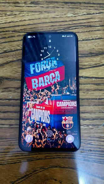 السلام عليكم كلكسي a54 لون اسود ذاكرة
265/8 
الجهاز نضيف نضافه عاليه لا مفتوح ولا مصلح ولا داخل صيانه شخط واحد مابي 
كامل ملحقات كارتونه وكيبل 
سعر 250 الف 
مكاني بغداد الوشاش 
للاستفسار ***********
