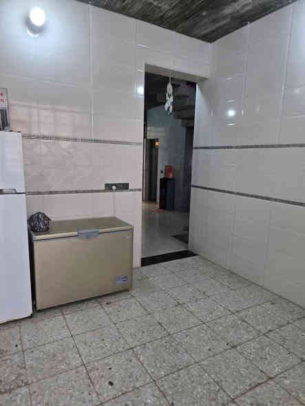 السلام عليكم بيت للبيع بالدسيم قرب حسينيه الشيخ وهاب ١٩٠ متر شغل كله درجه اولى الفرع تبليط ١٠ متر المنطقه هدؤء شغل مال جناي السعر وباقي التفاصيل اتصل وتدلل***********
