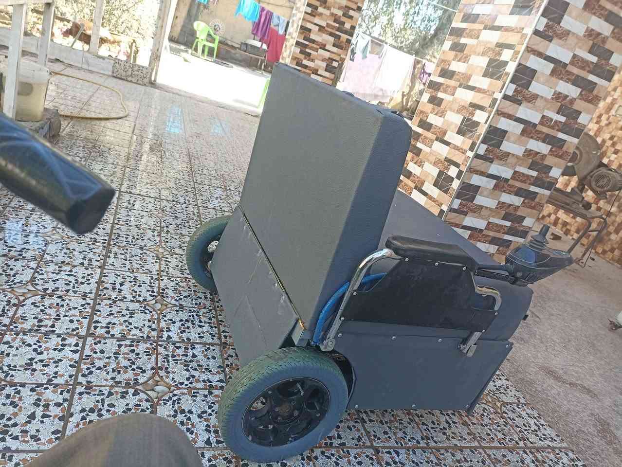 سلام عليكم كرسي متحرك تزكام عمل يدوي يزن 200 كيلو عرض 80 سنتم مع نزال 70 سنتم شكل الكرسي تخم ماطور الماني ينقلب إلى الخلف وتجوات ايضن ينقلبن ومبطن باسفنج مضغوط ومع تايرات ربل 

السعر 750,000 - الف 

للاتصال والاستفسار 👇

***********
