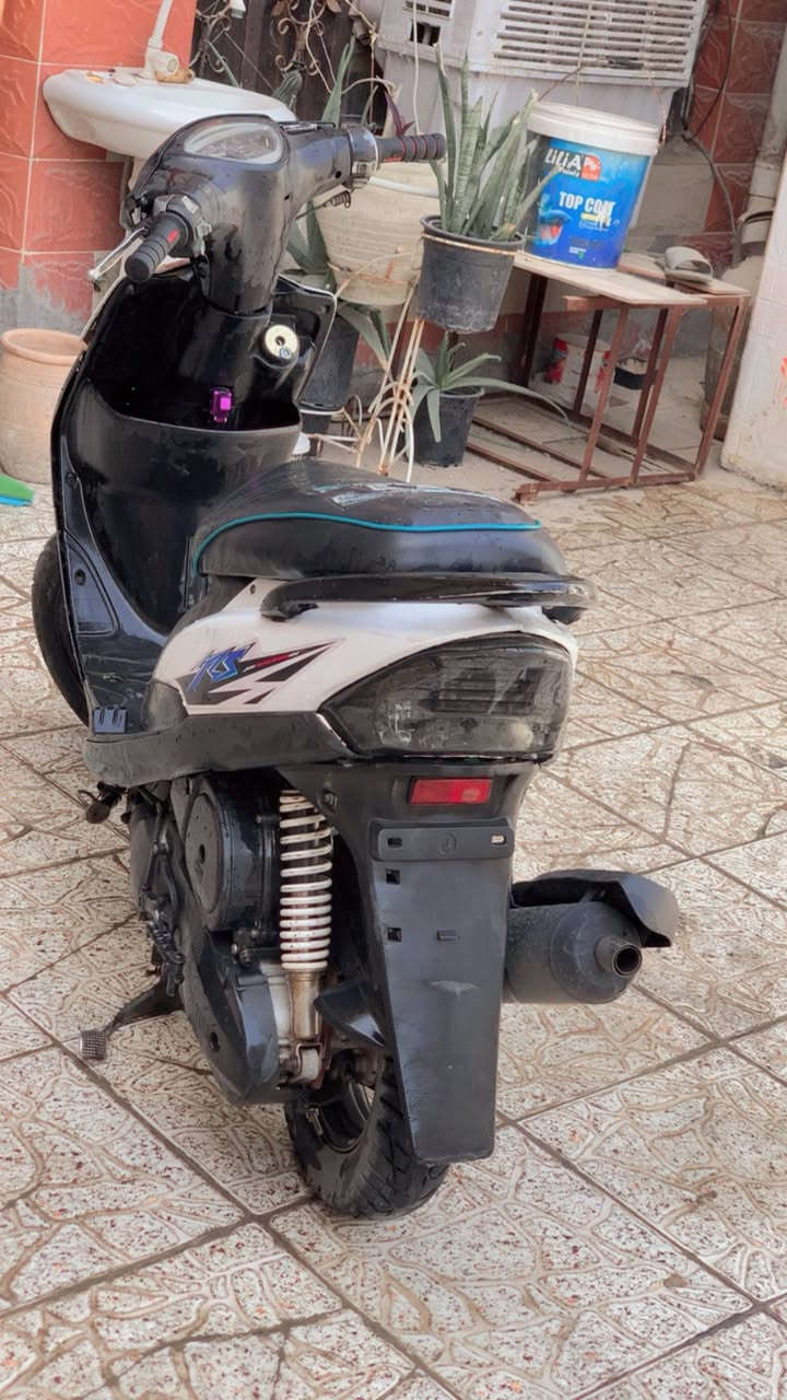 السلام عليكم  ماكس عدله بلاديه للبيع    الدراجه ما شاء الله كلش نشطه مكينه 55 بلاد تعال وافحص نكره سلف شغال  واتساب *********** 
سعر 600 وبيهه مجال
