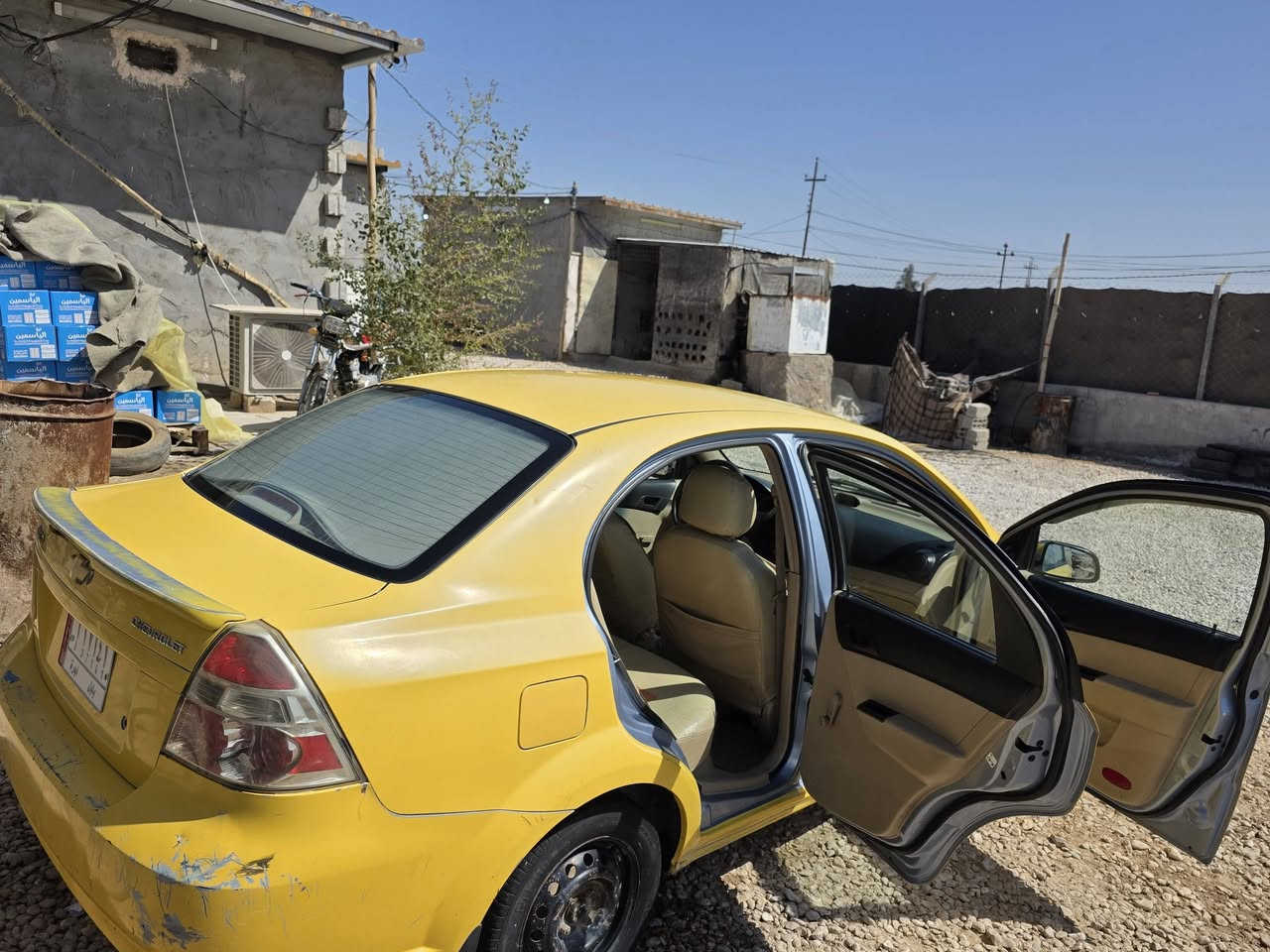 افيو موديل 2013
اللبيع السياره مسويله ادامه من كلشي 
تبريد شغال ثلج مشروط 
حداديه فول كله جديد 
محرك فول مكفول من التنقيص 
الكير كفاله عامه
السياره كلش نضيفه وحلوه كلش مابيه اي نقص ما اذب عليه اي شي  مكاني ديوانيه 
السعر ٥٨ بيع مستعجل رقم موبايلي ***********
