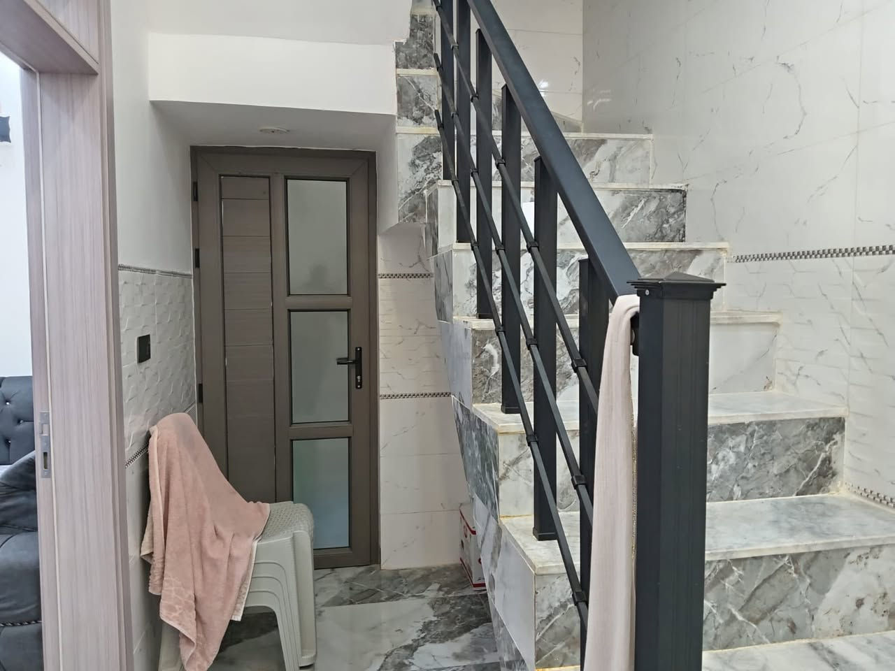 السلام عليكم
عرض اليوم من مشيرفه الاولى قرب جامع العلي 
بيت للبيع ركن 
مساحة ✏️ 📐 البيت 
100 م ركن 
بناء حديث فوول كامل من كل شي 
مواصفات البيت حلو 
طابقين 2️⃣
الطابق الاول 1️⃣
غرفتين نوم /هول /استقبال / كراج /مطبخ / صحيات 
طابق الثاني 2️⃣
ثلاث غرف نوم وصحيات وهول 
للاستفسار مراسلة الصفحة او الاتصال عل ارقام التاليه 
☎️☎️☎️☎️☎️☎️☎️☎️☎️
📱📞***********
📱📞***********
نستقبل عروضكم العقاريه عبره مراسلة الصفحه او الواتساب 
عنوان المكتب📍موصل سايدين حي البعث 

دليل عقاري _ عقارات الموصل 
#عقارات_الموصل_للبيع
#السنبلة_للعقارات
#عقارات_الموصل_للإيجار
#17تموز_الموصل
#بيع_وإيجار
#عقارات_الموصل
#بيت_للبيع
#مشيرفة
