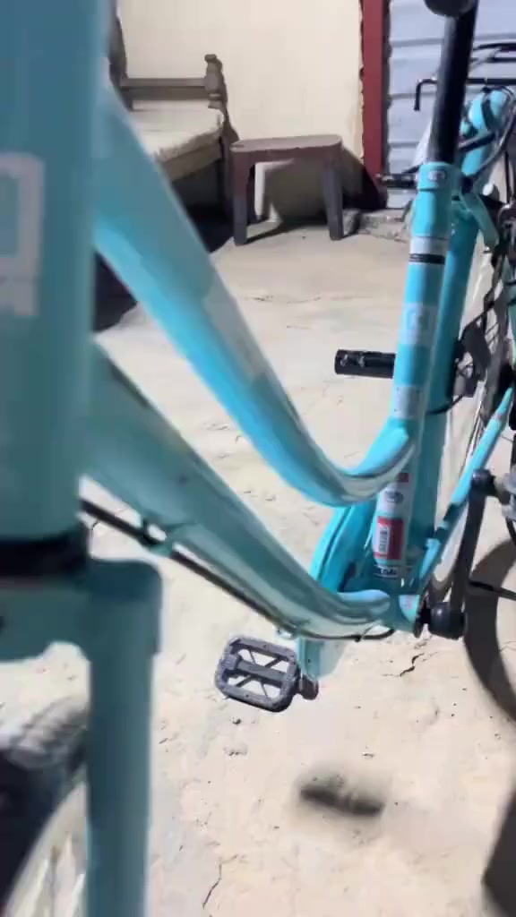 بايسكل للبيع شركه كلوف نضيف كلش ناقصه بس چاملغ امامي التواصل خاص او ع الرقم ***********
