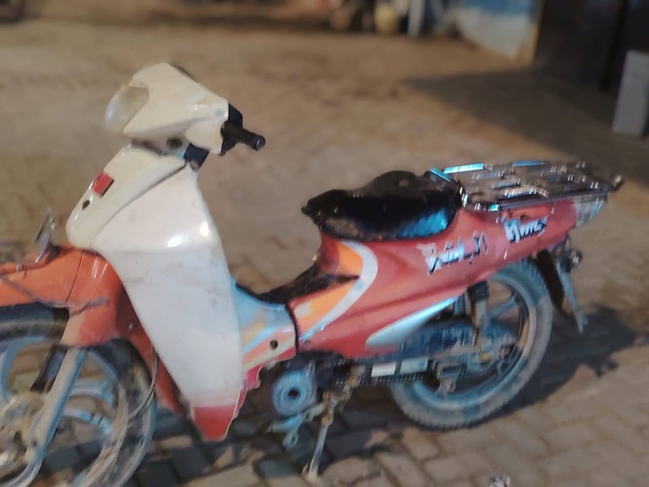 سلام عليكم سلفيز للبيع مكينته حلوه ونضيفه يحتاجله نقوصات بسيطه السعر 325 وبي مجال بسيط الرقم ***********
