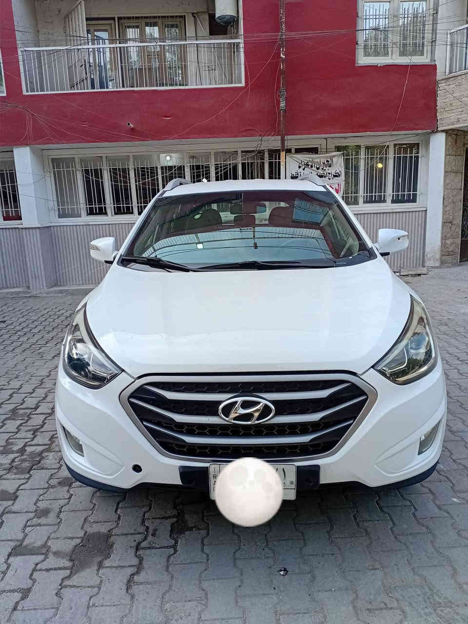 توسان خليجي 2015. سياره نظيفه وجاهزه رقم بغداد سياره مامتعوبه استخدام شخصي مكينه حجم 2000 دوش كير تبريد كفاله السياره ناعمه وبيها تراي زيرو السعر 140  بيها مجال صدر خلفي أمامي جديد ***********. ادامه كامله دواخل بلاديه داخل السياره بعده بريحه الشركه تخم تاير جديد بطاريه جديده السياره جاهزه من كل النواحي بيها رش البنيد وشويه جاملغ وبيها الهلال الخلفي وشويه الباب مكاني بغداد
