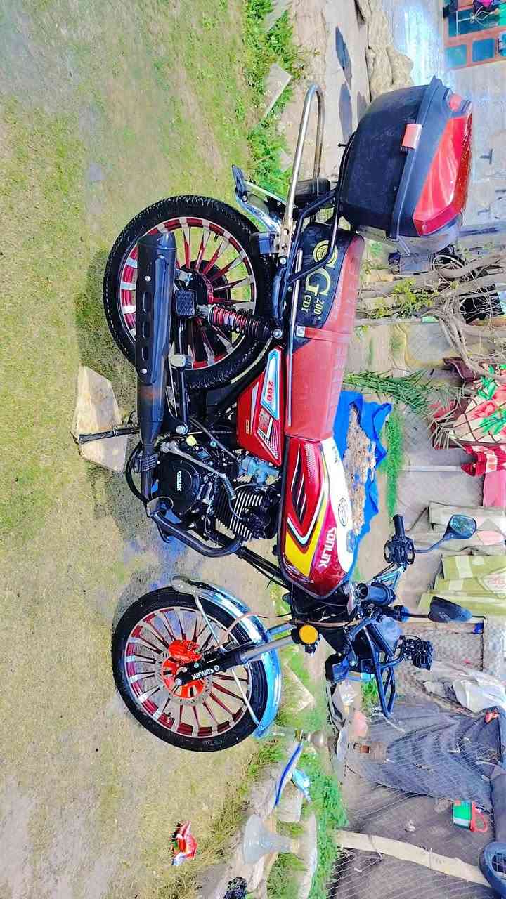 سلام عليكم  سولنك للبيع موديل 25 محرك اسود دراجه بلاديه وضع شركه شرط برقي مامطخوخ دراجه على ايدي اوراق كامله منفيس سويجات بصمه تشغيل عن بعد باتري جديد كهربائيات كله شغاله وياله شرط دراجه ستخدام شخصي مرتبه فول سعر المطلوب 750 وبيه مجال مكان صلاح الدين قضاء بيجي هـــــــ***********
