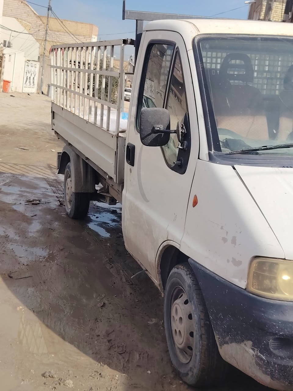 سلام عليكم ورحمة الله سياره مزاد افيكو مديل ٢٠٠٠ سعر ٣٥ مزاد بس وكاله رقم علا مشتري السياره بحله  جيده جدن نضافه ٩٥ بلميه***********
