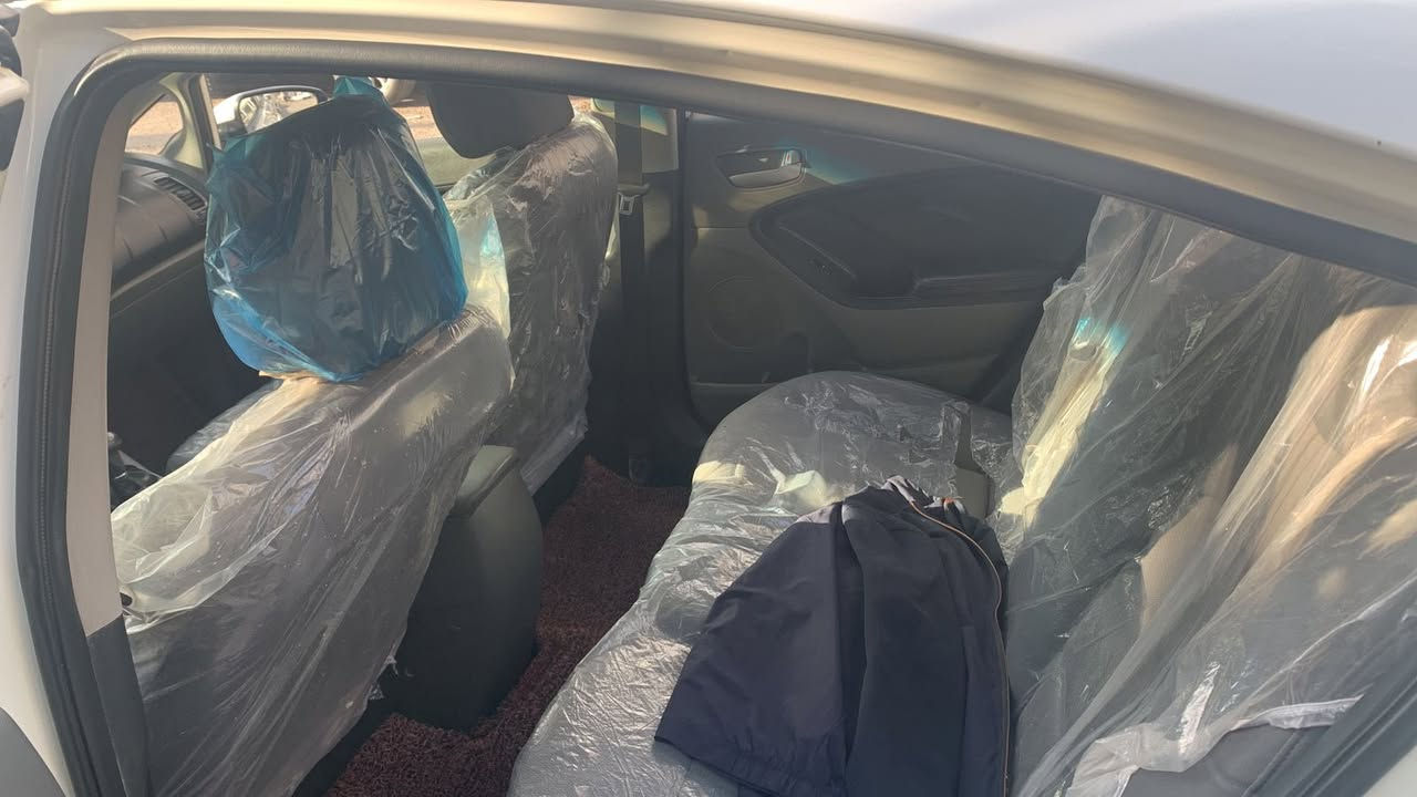 السلام عليكم سيارة للبيع سيراتو موديل ٢٠١٧ خليجي اشاير بالمري حساسات تحكم ستيرن رقم دولي أربيل سنوية لل٢٧ بيها قطعتين وباردات قليلة المبلغ ١١٨ بيها مجال قليل للاستفسار *********** المكان النجف الأشرف غير متواجد على الفيس
