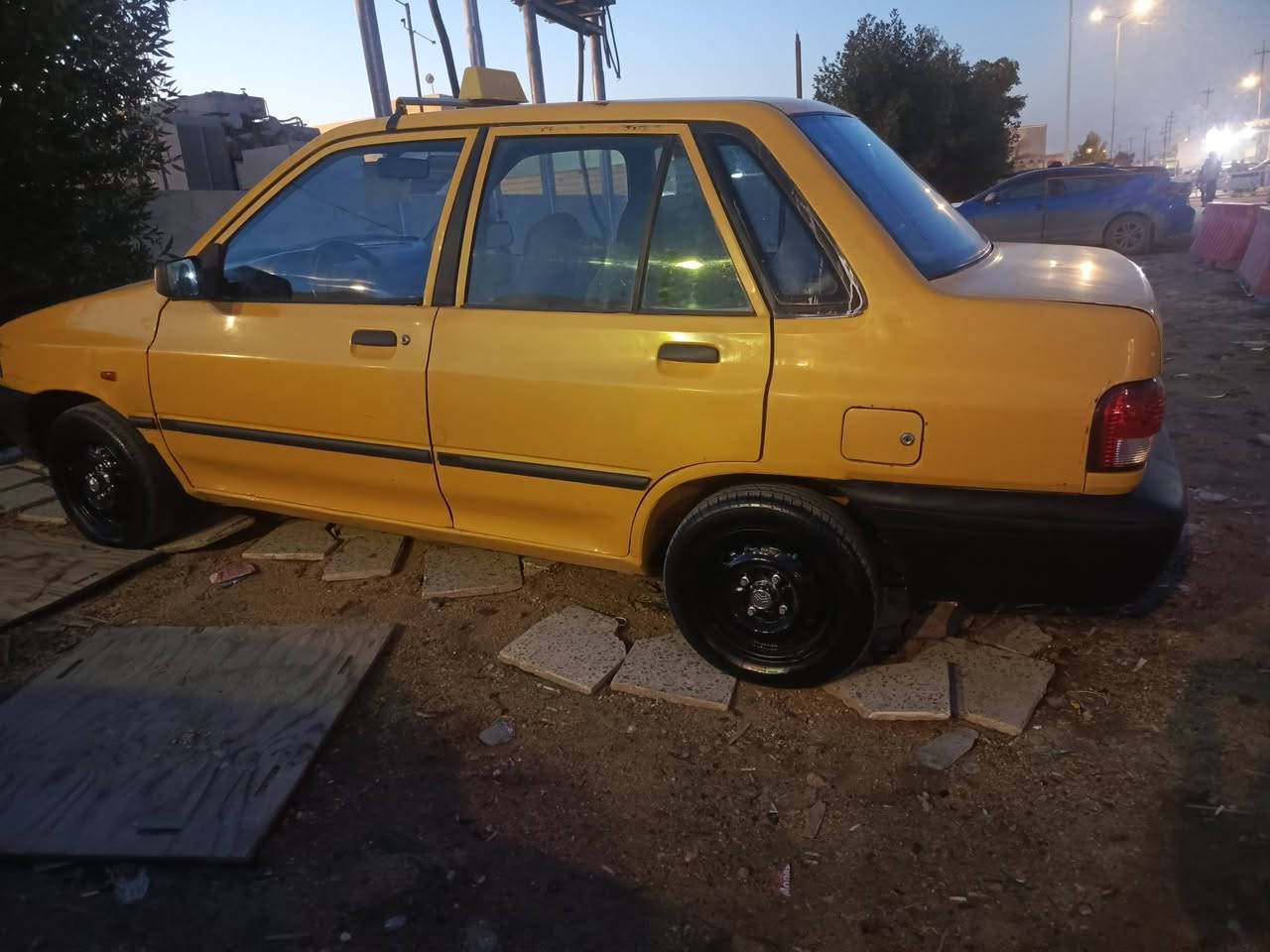 السلام عليكم سياره موديل 12 مكفوله من عده الجاملغ الخلفي بي طخه مكينه وا كير وا حداديه وا تبريد كله جديد سنويه مجدده هيهه وا غرامات مصفره السعر 30 بيهه مجال العنوان حله حي الشاوي قرب المقام ***********
