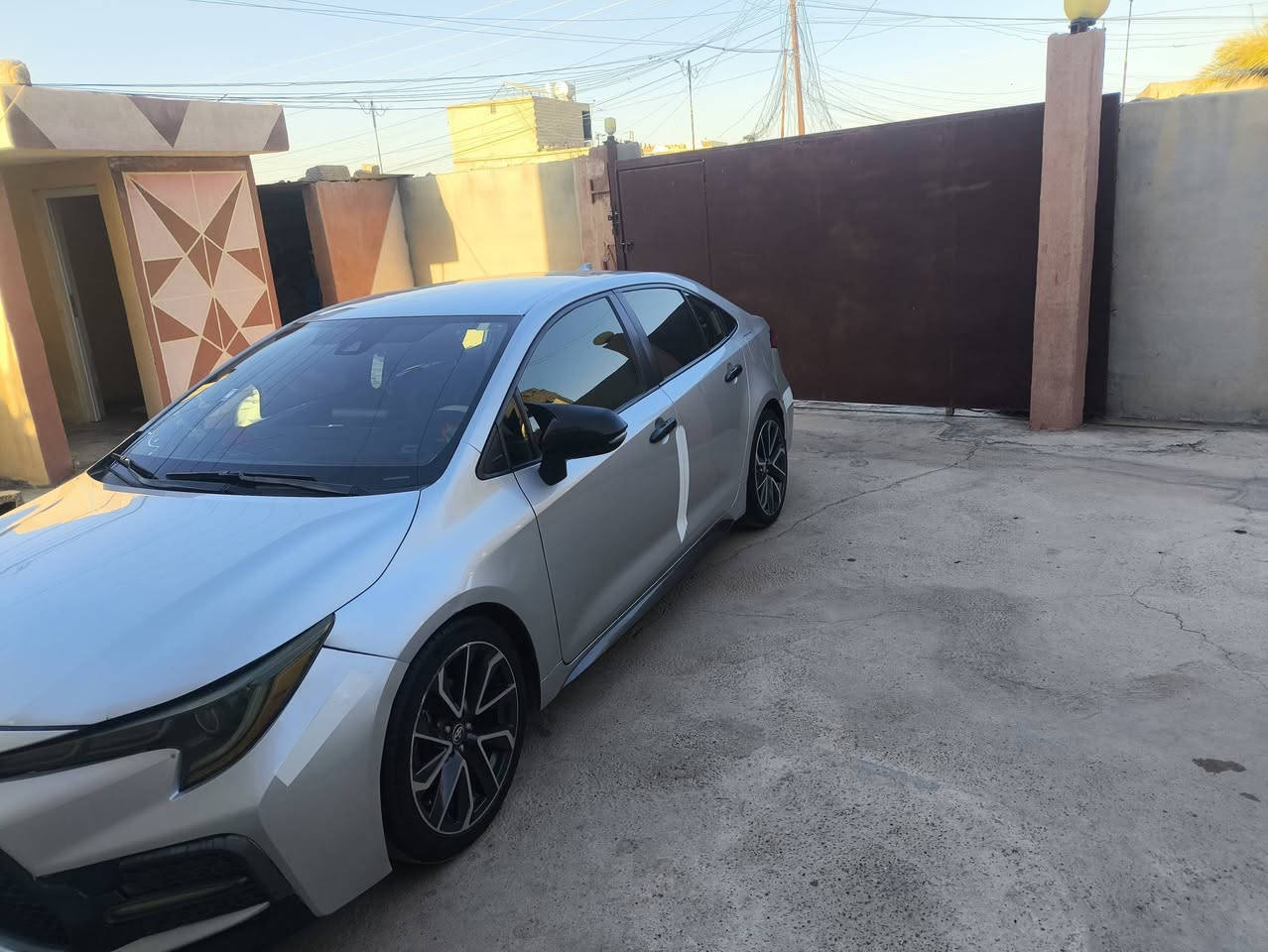 إسلام عليكم كورله للبيع موديل 22رقم نينوى معوقين   وكاله عامه  ضرر خلفي مواصفات SE گير ومحرك تبريد تواير امامي خلفي جديد كلو شرط اسعر 130وبيها مجال بصيط الاتصال عرقم ***********
