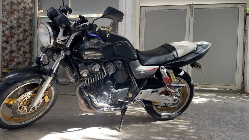 السلام عليكم سيبي 400 جيل ثاني موديل2002 مرقمه وكامله اي وقت يعجبك اداورها بسمك رايدها ب20وبيها مجال اتصل ع رقم او راسلني واتساب وبيك خير وتدلل مكاني ناصريه مركز
***********
