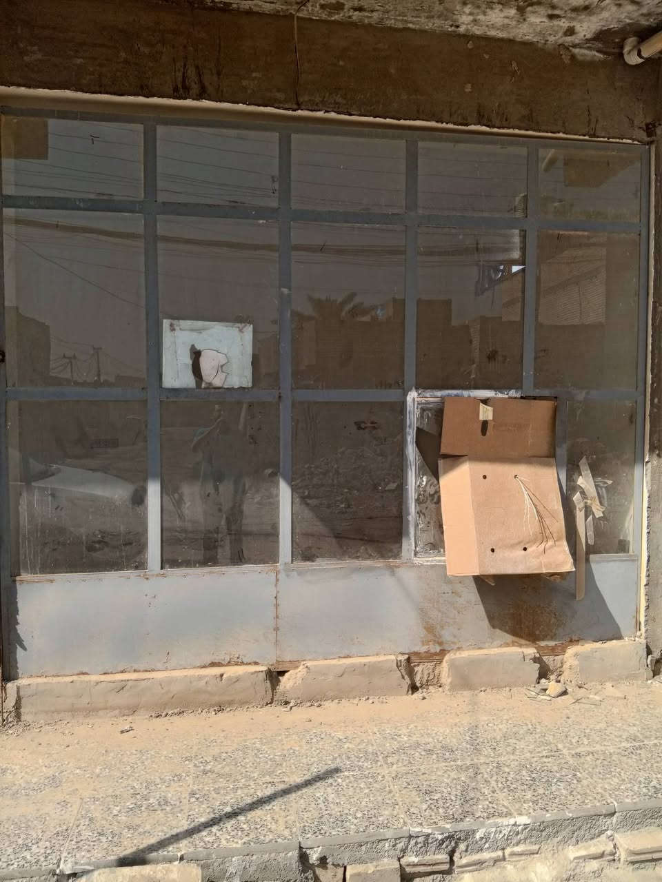 كبنكات عدد 2 واحظ عرضة 390 وواحد 380 و4 جام خانات للبيع للاتصال
***********
