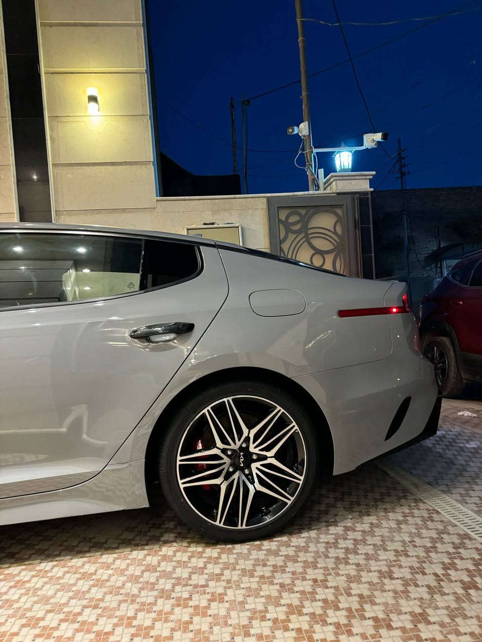 كيا ستنكر 2022 فئة Gt1
بدون ايرباك بدون صبغ حاثه بارد فقط
محرك 6 تون تيربو 
السعر 232
***********
