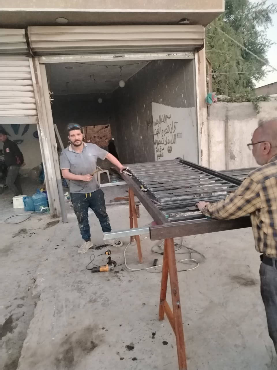 سلام عليكم حداد متجول في بغداد ابو قمر ***********
