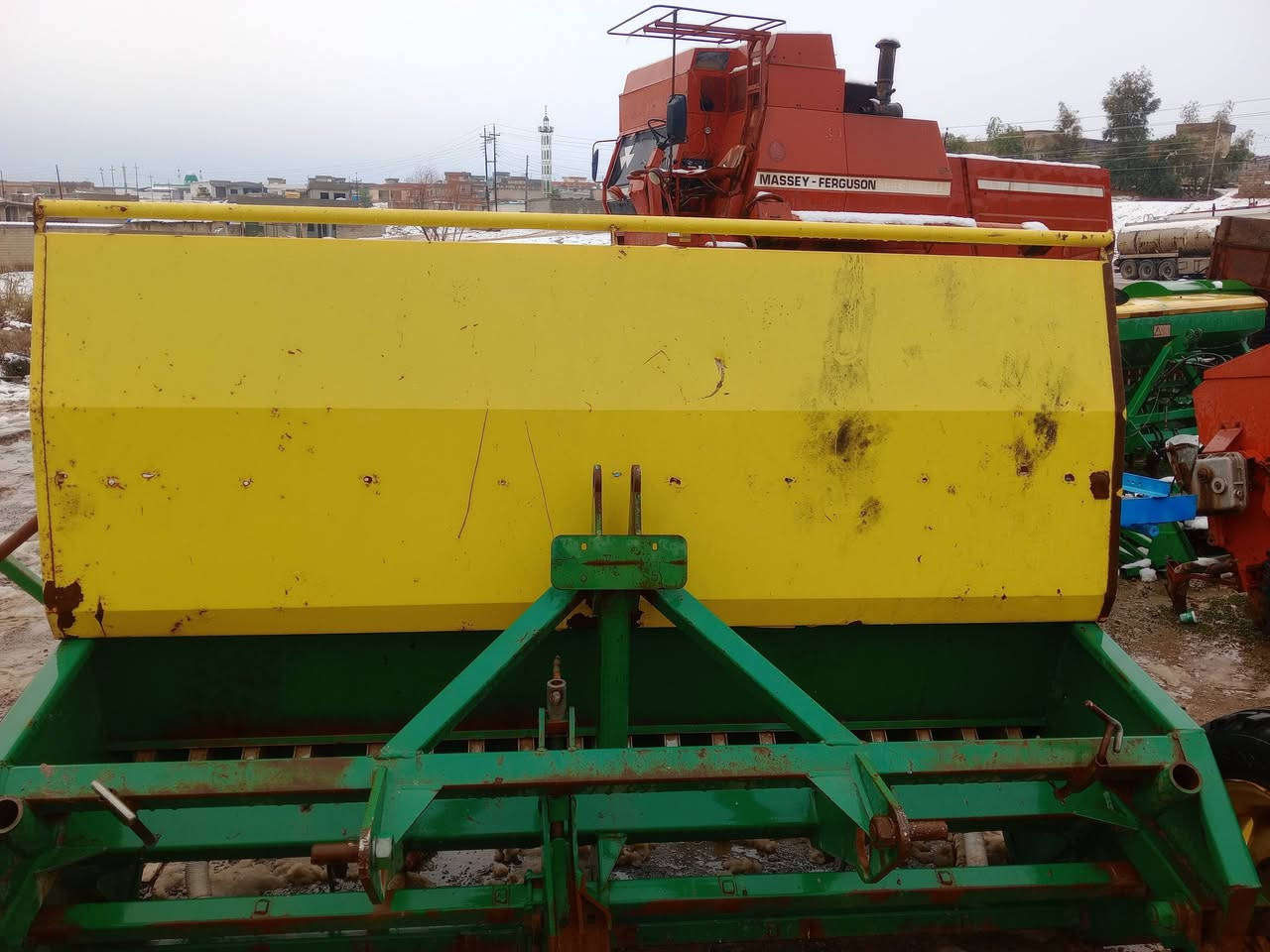 ئاشیای طابیعەی یسپانی بۆ فرۆشتن 7قولی بلادی  لەگەل دوو ویل و تایەك لەگەل قباغی و سیپایەی سحریان مناسبە شوێن قەزای بردرش رقم ***********   ***********
